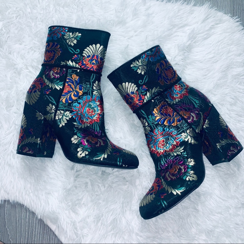 Steve Madden foil embroidery Asian floral boots - Picture 3 of 6